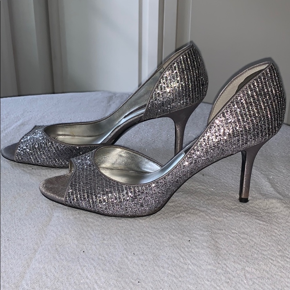 Nina Silver Glitter Peep-Toe Pump size 9